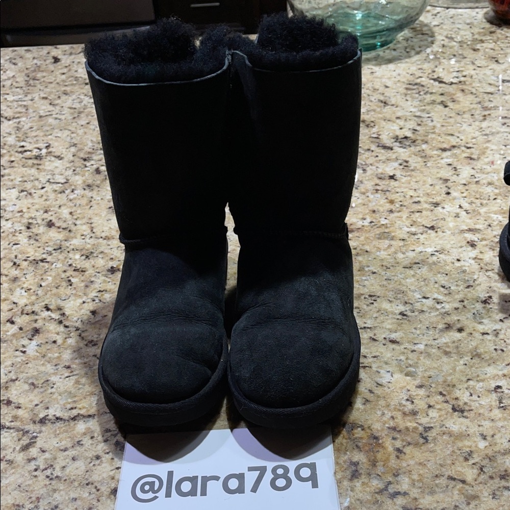 UGG Bailey Bow Corduroy